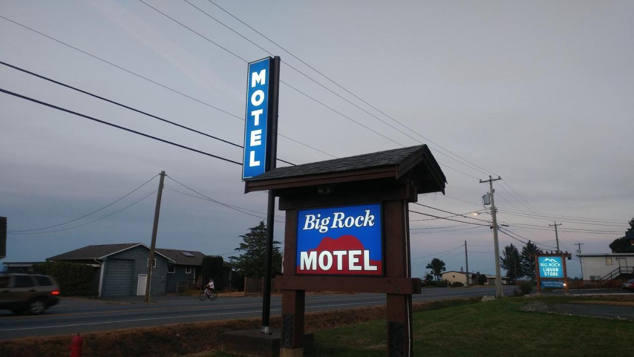 Big Rock Motel 캠벨리버 외부 사진